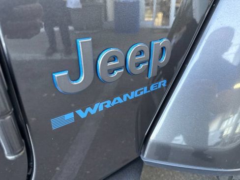 Used 2024 Jeep Wrangler Unlimited AWD/4WD image 32