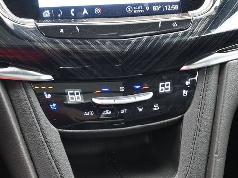 Used 2025 Cadillac XT6 Premium Luxury AWD/4WD image 18