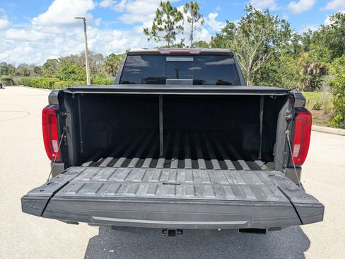 Used 2019 GMC Sierra 1500 SLT w/ SLT Premium Plus Package AWD/4WD image 18