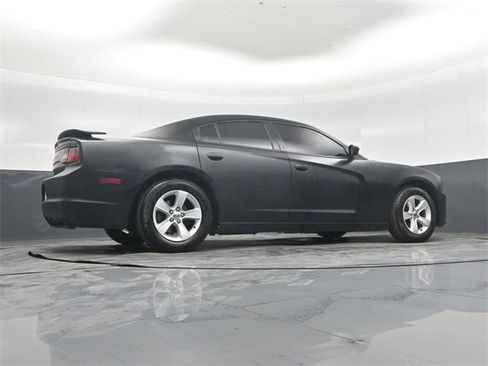 Used 2012 Dodge Charger SE image 39