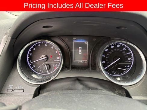 Used 2020 Toyota Camry SE FWD image 9
