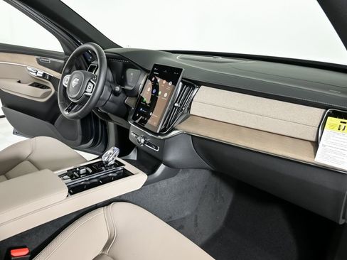 New 2026 Volvo XC90 B6 Plus w/ Protection Package Premier image 25