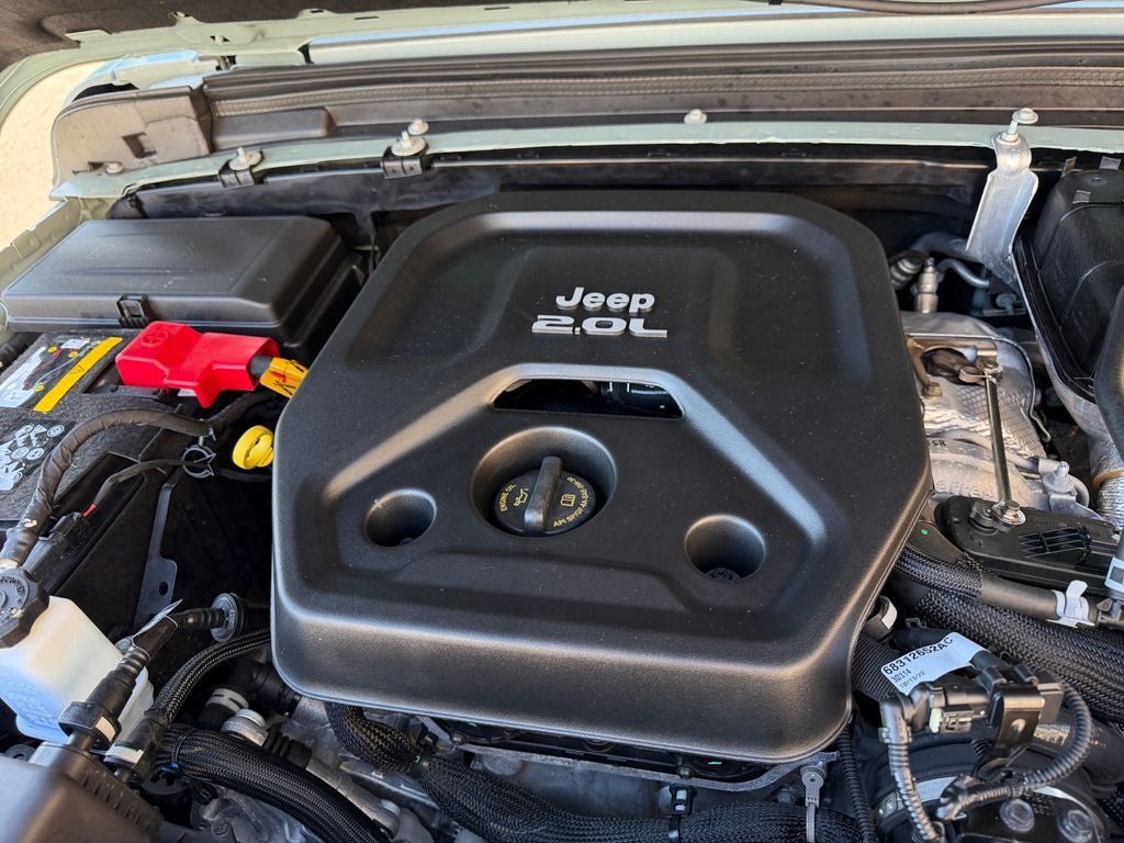 Used 2023 Jeep Wrangler Unlimited Sahara AWD/4WD image 30