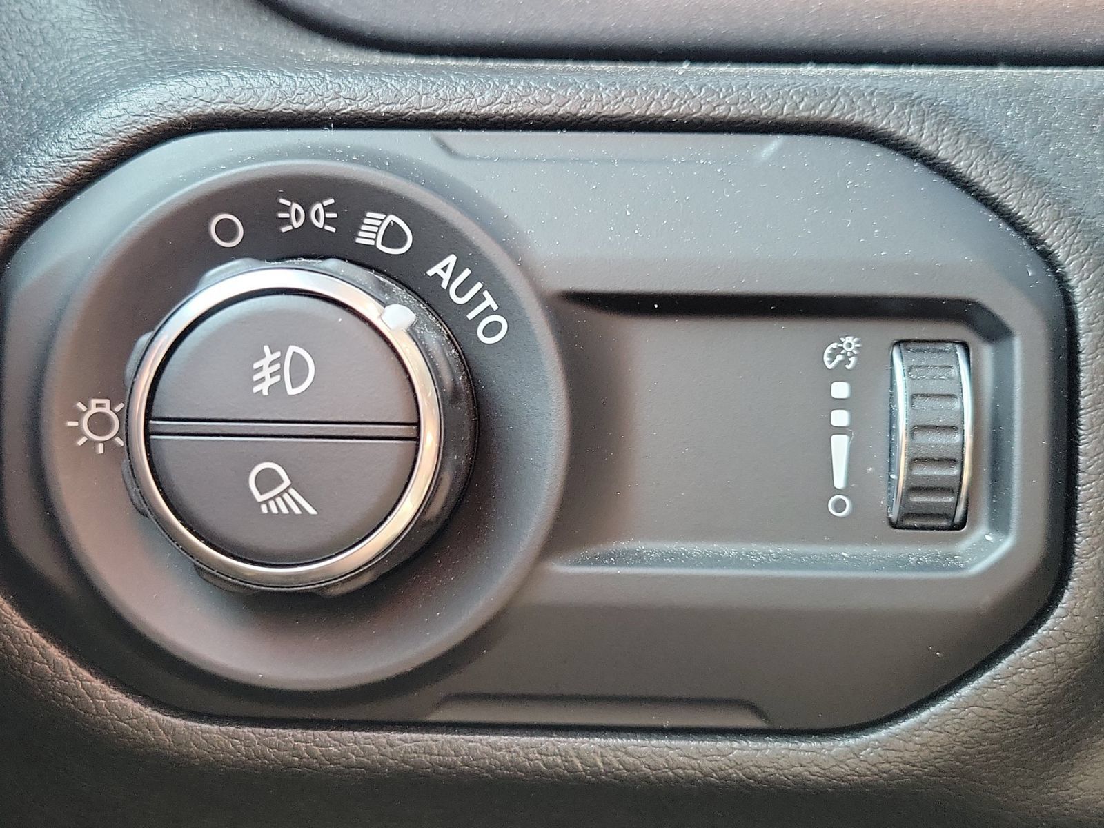 Used 2023 Jeep Gladiator Mojave w/ Cold Weather Group AWD/4WD image 22