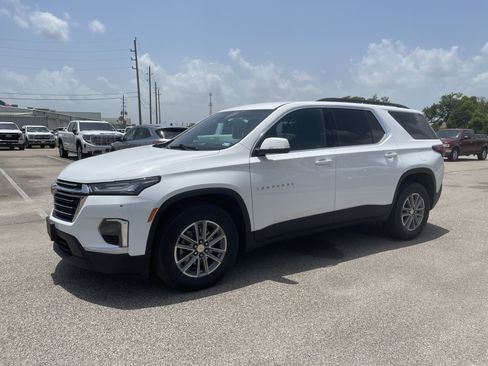 Used 2022 Chevrolet Traverse LT FWD image 4