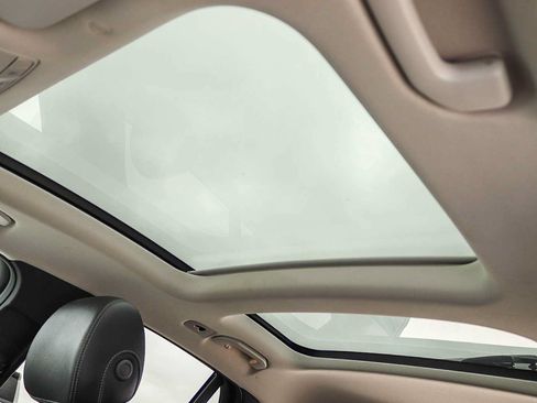 Used 2022 Mercedes-Benz GLC 300 image 24