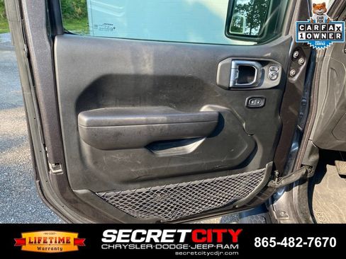 Used 2023 Jeep Wrangler Unlimited Rubicon 4xe w/ Cold Weather Group AWD/4WD image 14
