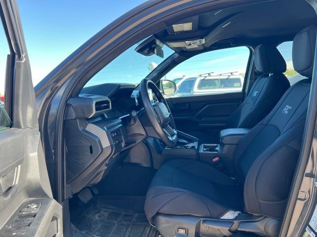 Used 2024 Toyota Tacoma SR5 AWD/4WD image 31