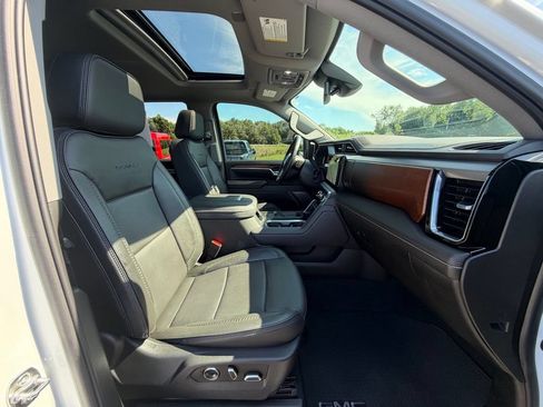 Used 2025 GMC Sierra 2500 Denali AWD/4WD image 24