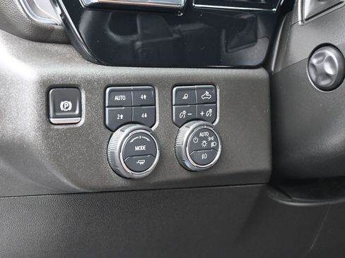 Used 2024 Chevrolet Silverado 1500 High Country AWD/4WD image 15