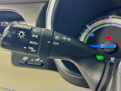 Used 2022 Toyota Highlander Limited FWD image 13