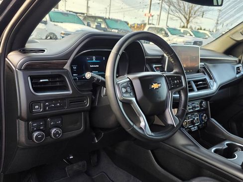Used 2024 Chevrolet Suburban LT image 13