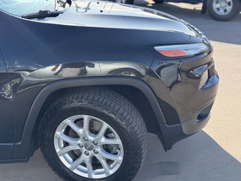 Used 2015 Jeep Cherokee Latitude w/ Comfort/Convenience Group AWD/4WD image 26