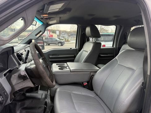 Used 2011 Ford F550 4x4 Crew Cab Super Duty w/ Payload Upgrade Pkg image 12