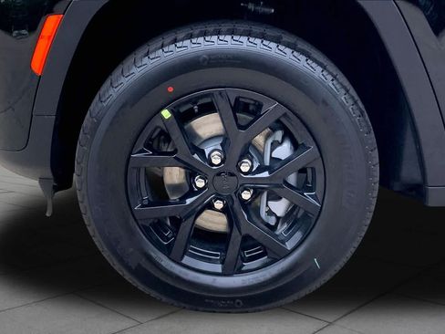 New 2026 Jeep Grand Cherokee Altitude RWD image 11