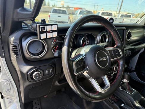 Used 2022 Jeep Gladiator Rubicon w/ Cold Weather Group AWD/4WD image 9