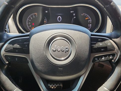 Used 2020 Jeep Grand Cherokee High Altitude RWD image 11