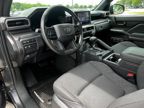 Used 2025 Toyota Tacoma SR5 AWD/4WD image 13