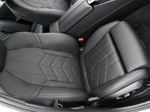 Used 2024 BMW 530i xDrive w/ Convenience Package image 17