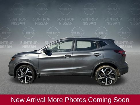Used 2020 Nissan Rogue Sport SL w/ Premium Package image 3