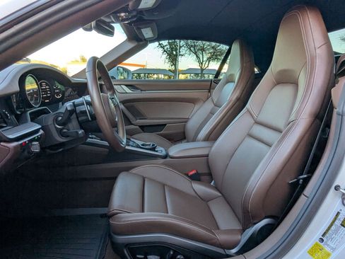 Used 2024 Porsche 911 Carrera image 5