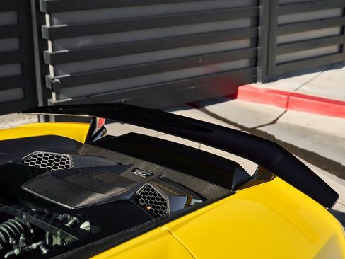 Used 2023 Lamborghini Huracan Tecnica image 9