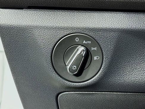 Certified 2024 Volkswagen Jetta Sport image 11