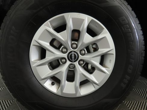 Used 2024 Nissan Frontier SV w/ Technology Package image 30