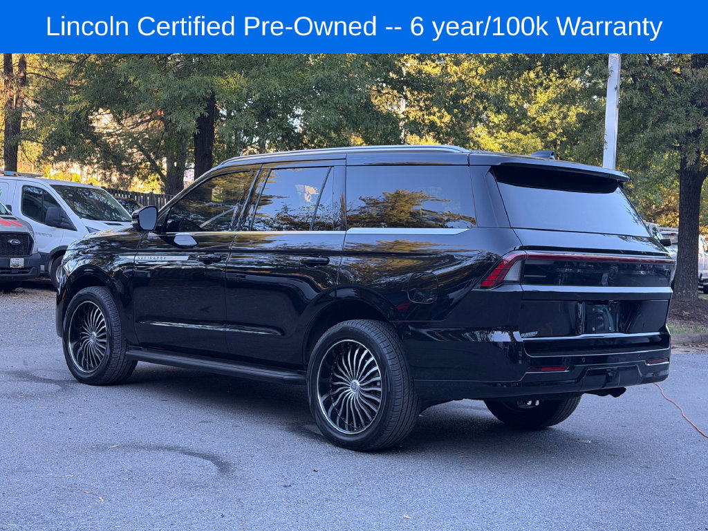 Used 2026 Lincoln Navigator Premiere AWD/4WD image 5