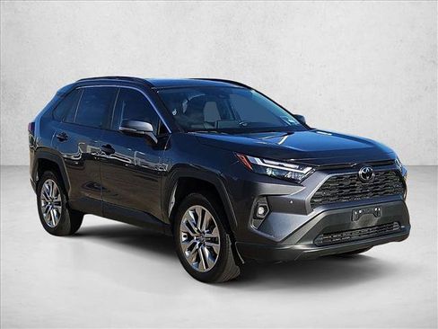 Used 2022 Toyota RAV4 XLE Premium FWD image 3