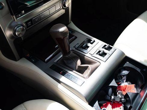 Used 2016 Lexus GX 460 Luxury AWD/4WD image 19