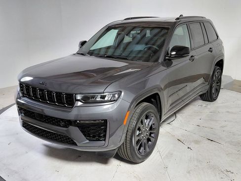 New 2026 Jeep Grand Cherokee Limited image 3