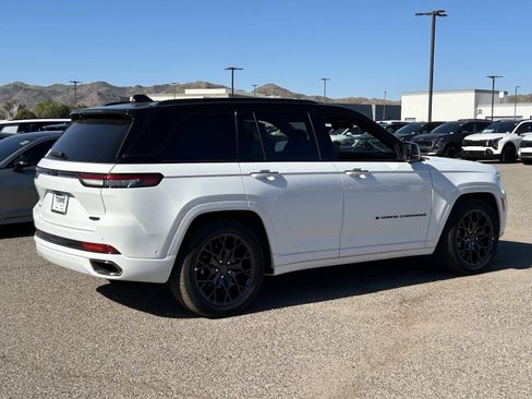 New 2025 Jeep Grand Cherokee Summit image 4