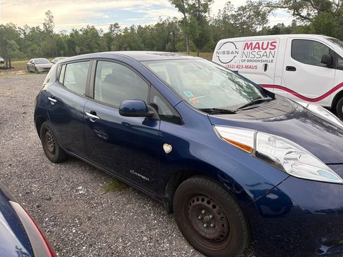 Used 2017 Nissan Leaf S FWD image 4