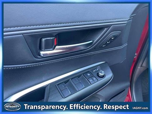 Used 2023 Toyota Venza Limited image 17