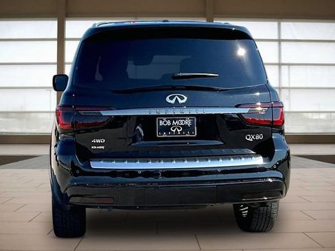 Used 2024 INFINITI QX80 Sensory AWD/4WD image 4