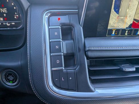 Used 2022 GMC Yukon AT4 w/ Technology Package image 23