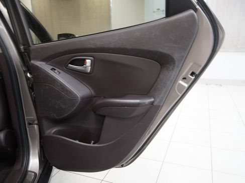Used 2012 Hyundai Tucson Limited image 23