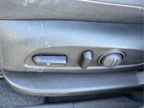 Used 2020 Chevrolet Equinox LT image 24