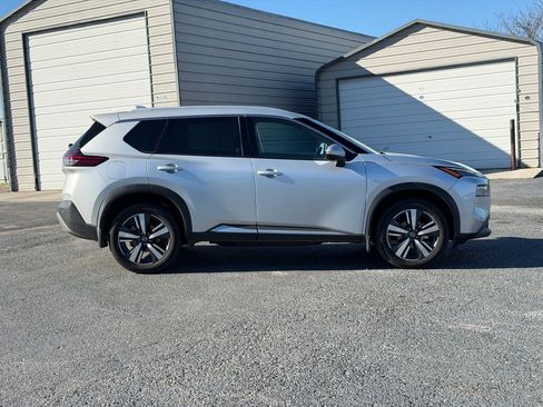 Used 2021 Nissan Rogue SL w/ Premium Package image 4
