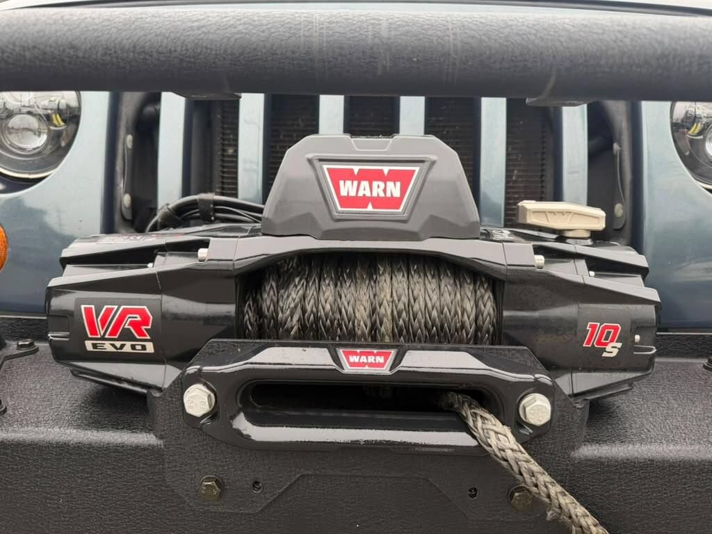 Used 2007 Jeep Wrangler Sahara w/ Dual Top Group AWD/4WD image 9