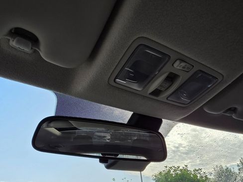 New 2025 Hyundai Venue SEL image 36