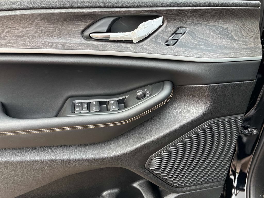 New 2026 Jeep Grand Cherokee Limited AWD/4WD image 10