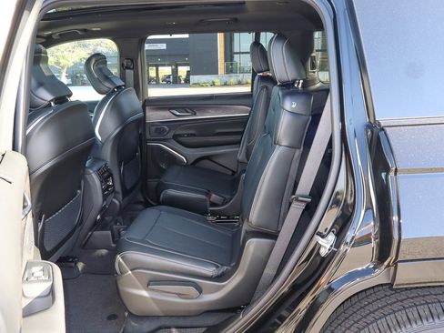 New 2025 Jeep Grand Cherokee L Overland w/ Advanced Protech Group III image 15