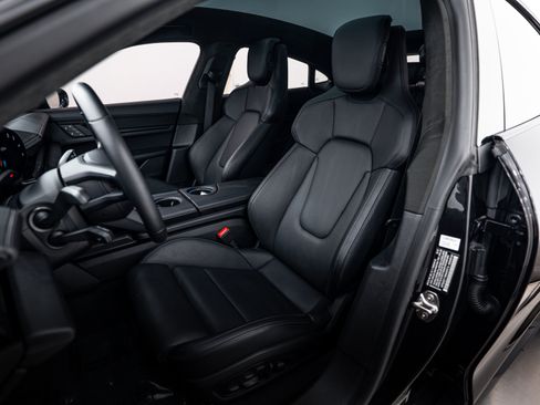 Certified 2022 Porsche Taycan GTS image 5