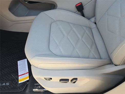 New 2026 Volkswagen Atlas SE FWD image 17