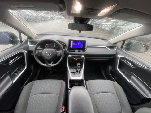 Used 2024 Toyota RAV4 XLE image 37