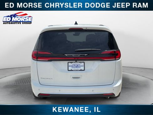 New 2027 Chrysler Pacifica Select w/ Family Tech Group FWD image 4