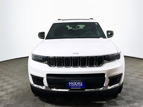 Used 2024 Jeep Grand Cherokee L Limited w/ Luxury Tech Group II image 3