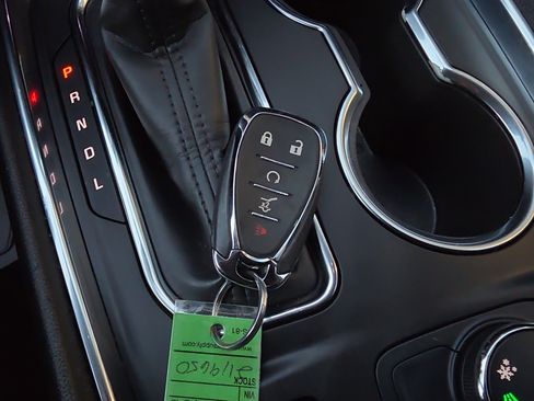 Used 2021 Chevrolet Traverse LT w/ LPO, Floor Liner Package image 43